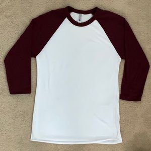 💛 Burgundy baseball tee